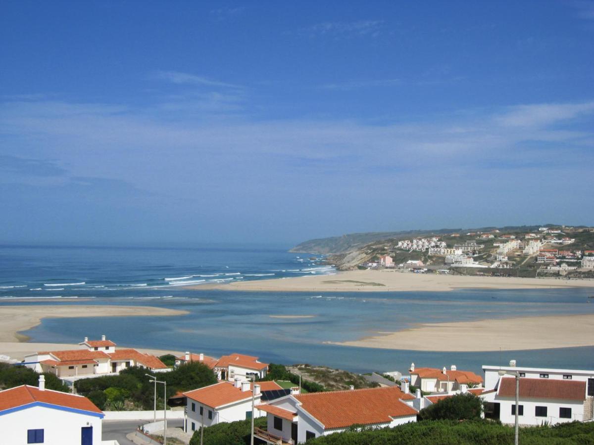 Hotel Ethic Surf House à Ferrel  Extérieur photo